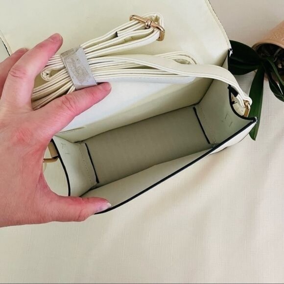 Muse Royale Small Faux Leather Satchel Bag in Ivory White with Crossbody Strap - Picture 5 of 9